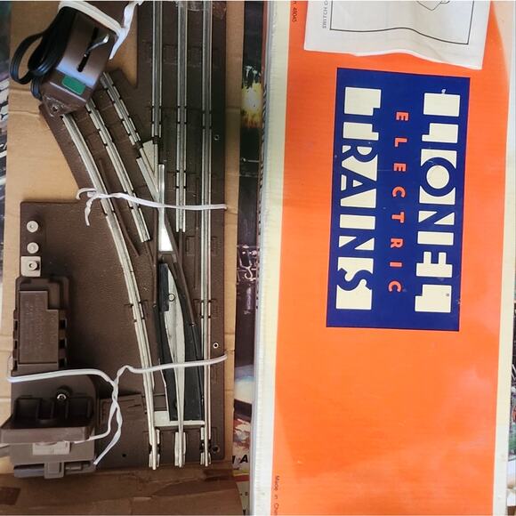 Lionel Electric Trains Remote Switch Set 0-42, 027. 6-65167 Left Hand - Picture 2 of 4